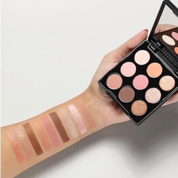 Avon x The Face Shop Mono Pop Eyeshadow Palette - Picture 4 of 4